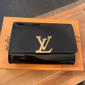 Louis Vuitton Vernis Louise PM with chain!❤️